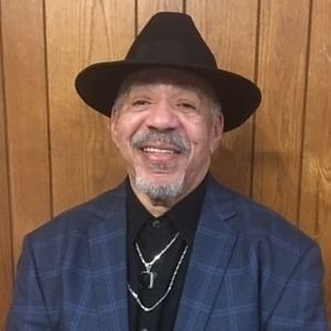 Meet your Posher, Dennis